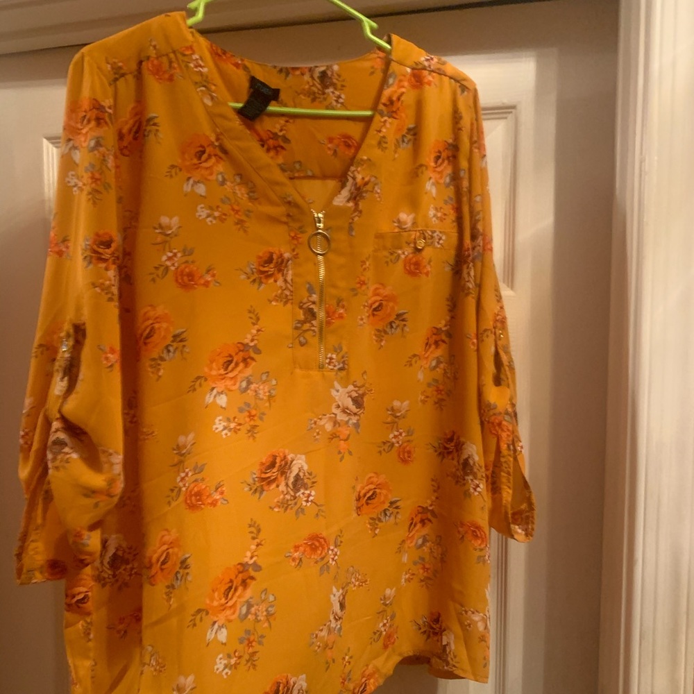 Tunic with zipper